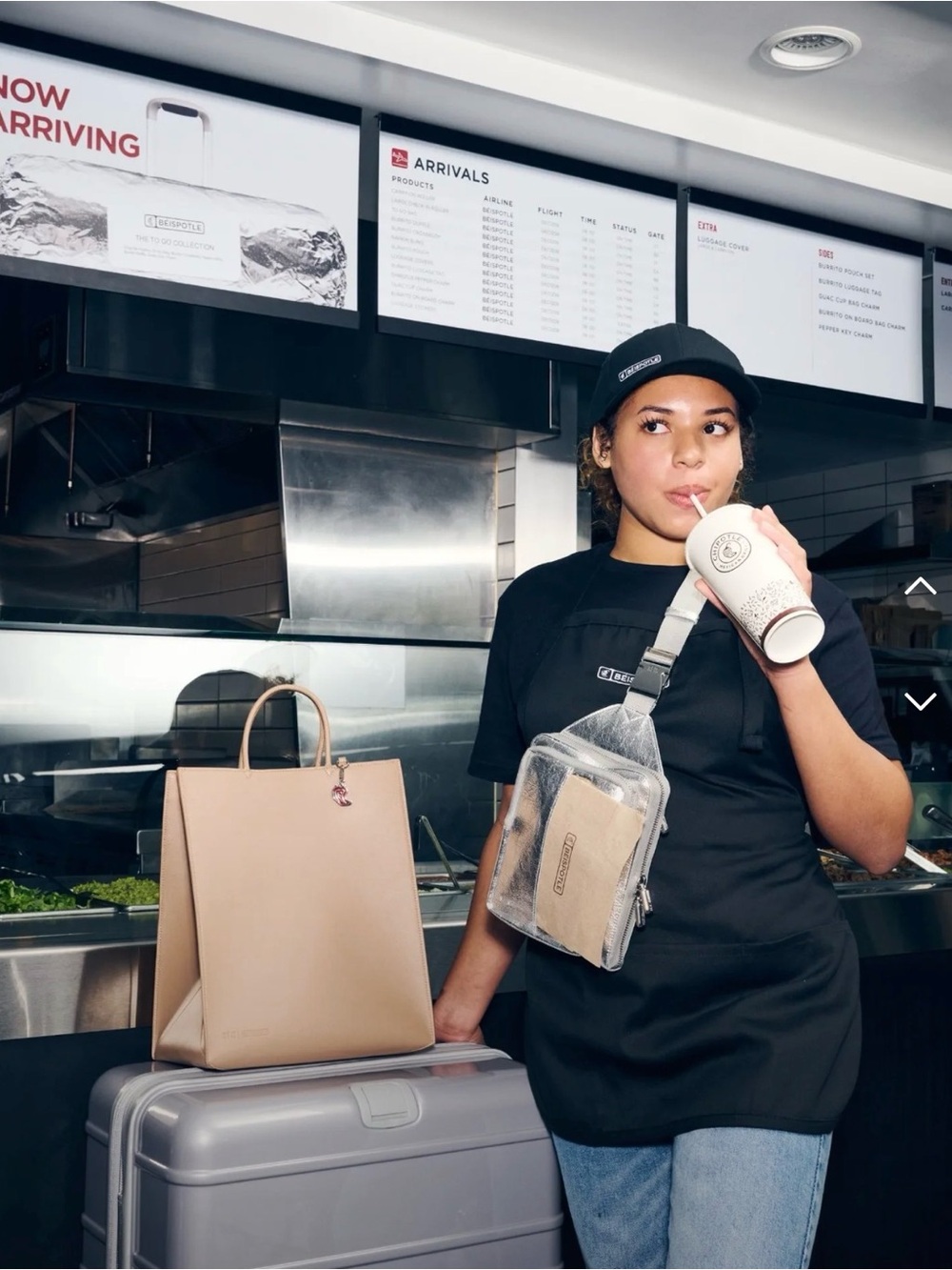 BÉIS x Chipotle The Napkin Sling
in Foil - Picture 5 of 11